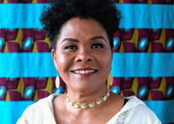 Da Banda Mel à carreira solo: Atemporal e versátil, Márcia Short conta sua trajetória na cena artística baiana