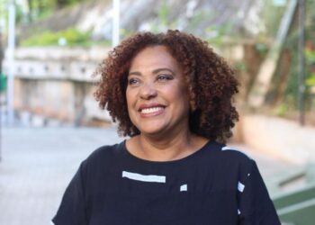 “Eu gosto de festa, está no meu DNA”, declara Irá Carvalho, produtora cultural e presidente da Íris Produções