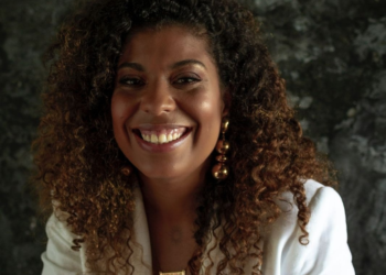 “Ter mulheres dando voz através da arte não deve ser o futuro e sim o agora da indústria”, fala a manager e publicitária Talita Morais, fundadora da TMusic