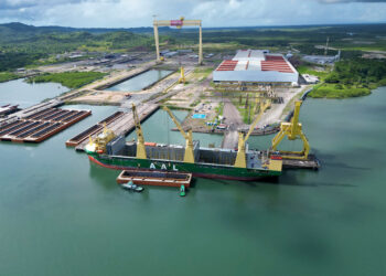 Retomada do Estaleiro Enseada movimenta economia do recôncavo com envio de barcaças