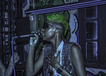 Artista de Cajazeiras, UNA lança EP “Feito à Mão No Fim Do Mundo” com show gratuito no Rio Vermelho