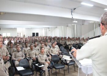 Policiais militares recebem formação inédita para atendimento inclusivo a pessoas com deficiência no Carnaval