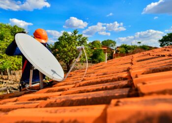 Programa Brasil Antenado abre agendamento para kit gratuito de parabólica digital em 20 cidades da Bahia