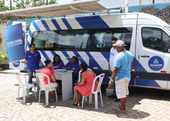 Prefeitura regulariza imóveis no Alto do Coqueirinho e entrega 184 títulos de propriedade