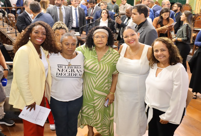 Combate ao feminicídio e representação política pautam debates na Câmara de Salvador após o 8 de Março