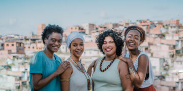 Coletivo Entre Becos é finalista  do prêmio MOL com reportagem sobre associação que transforma vidas há 60 anos; saiba como votar