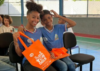 Projeto Identidades promove ações sobre estética negra em escola e espaço voltado à pessoa idosa