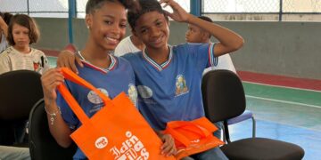 Projeto Identidades promove ações sobre estética negra em escola e espaço voltado à pessoa idosa