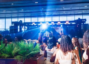 Semana da Mulher terá programação gratuita com defesa pessoal, show e cinema em Lauro de Freitas