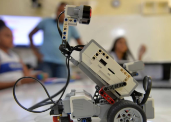 Curso gratuito de robótica para jovens está com inscrições abertas no subúrbio de Salvador