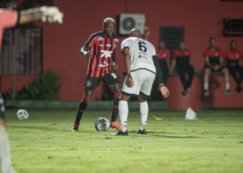 Vitória enfrenta CRB para se recuperar de estreia inesperada na Copa do Nordeste