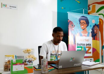 Bahia pela Paz: Programa estadual alcança 20 mil jovens e foca na inserção acadêmica da periferia