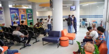 Funcionamento de serviços municipais em Salvador durante feriado