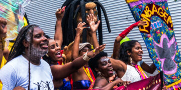Projeto Museu é a Rua ocupa Pelourinho em diálogo com estudantes e acervo do Solar Ferrão