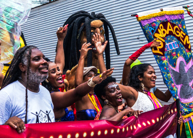 Projeto Museu é a Rua ocupa Pelourinho em diálogo com estudantes e acervo do Solar Ferrão