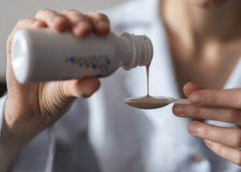 Anvisa suspende venda de xaropes com clobutinol por risco de arritmia cardíaca