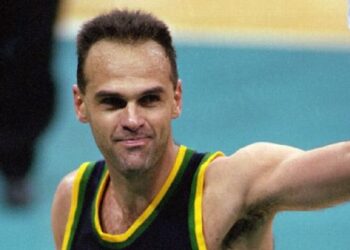 Morre Oscar Schmidt, maior lenda do basquete brasileiro, aos 68 anos
