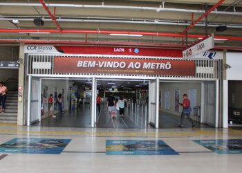 Mutirão na Estação da Lapa emite carteira de identificação para pessoas com autismo