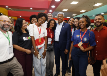 Jerônimo Rodrigues destaca leitura como direito e celebra maior Bienal do Livro da Bahia