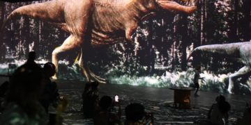 Feriado prolongado tem Exposição Imersiva “A Era dos Dinossauros” no Shopping Barra
