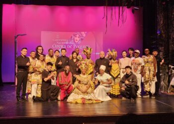 Ópera de Pequim aproxima tradição chinesa e cultura afro-baiana em encontro com Ilê Aiyê antes de espetáculo no TCA