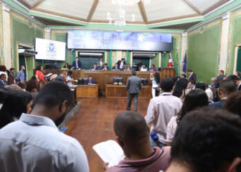Câmara de Salvador aprova 54 matérias em sessão com acordo entre lideranças
