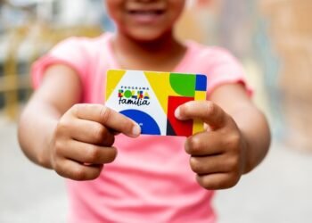 Geração de filhos do Bolsa Família rompe ciclo de pobreza e lidera saída da dependência estatal