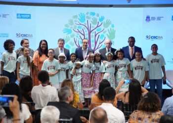 Salvador lança Maio Laranja e libera R$ 12 milhões para proteção infantojuvenil