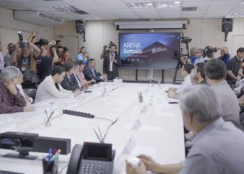 Prefeitura recebe documentação do Vitória para licenciamento da Arena Barradão