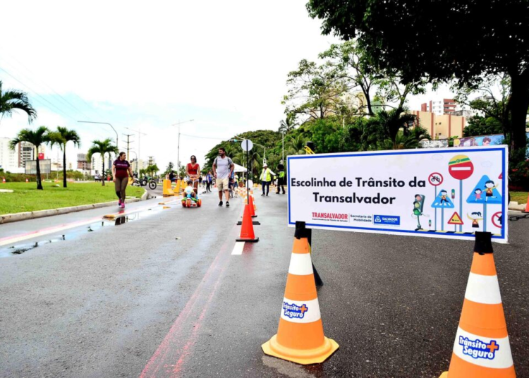 Projeto Ruas de Lazer promove programação especial do Maio Amarelo na Avenida Magalhães Neto
