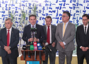 PEC do fim da escala 6×1 prevê redução da jornada para 40 horas apenas em um ano