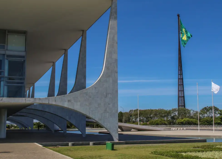 Governo reage a decisão dos EUA de classificar facções como organizações terroristas e diz que combate ao crime é responsabilidade do Brasil