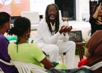 “O corpo negro no mundo tem que estar sempre preparado para o mundo”, diz André Luzolo ao defender protagonismo negro na era da inteligência artificial