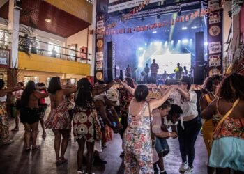 Arr’Aiyê do Ilê promove encontro entre ritmos afro-baianos e tradições juninas no Pelourinho