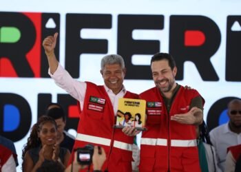 Periferia de Direitos e Governo na Rua levam mutirão de serviços a Pernambués