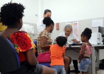 Beneficiários com Bolsa Família suspenso por falta escolar devem regularizar situação até fim de junho