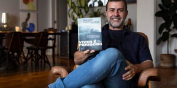 Marcelo Freixo lança primeiro livro em Salvador com debate e sessão de autógrafos