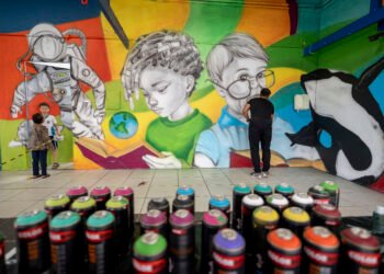 Projeto leva oficinas de grafite e revitalização de escola pública no Barbalho