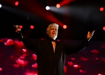 Sidney Magal celebra 60 anos de carreira com show na Concha Acústica do TCA