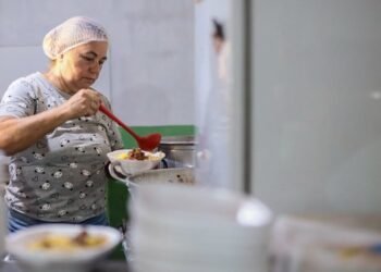 Insegurança alimentar grave recua mais de 70% entre populações vulneráveis no Brasil