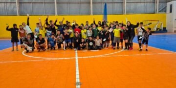 Projeto abre 100 vagas gratuitas para aulas de handebol destinadas a jovens em Pernambués