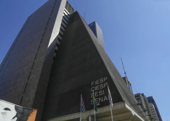 Empresariado lança ofensiva no Senado e mobiliza 3 mil entidades em defesa de PEC que mantém escala 6×1