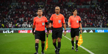 Trio brasileiro é escalado pela Fifa para apitar jogo de abertura da Copa do Mundo