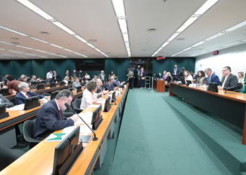 CCJ da Câmara aprova PEC que reduz maioridade penal para 16 anos