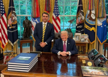 EUA miram Pix após encontro entre Trump e Flávio Bolsonaro