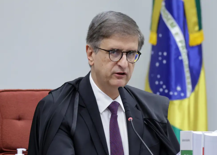 PGR se posiciona contra pedido de revisão da condenação de Bolsonaro por trama golpista