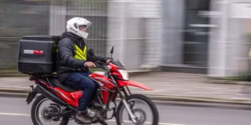 Lula lança programa de financiamento para motos e bicicletas elétricas voltado a entregadores
