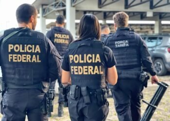 Polícia Federal realiza operação contra esquema de apostas ilegais que movimentou influenciadores digitais