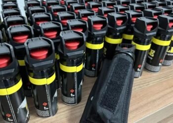 Guarda Municipal orienta mulheres sobre uso do spray de pimenta para defesa pessoal