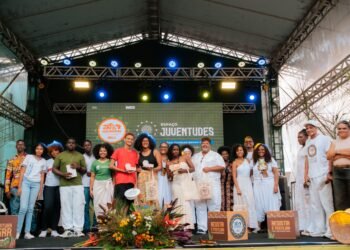 Concurso de poemas da Festa Literária Arte e Identidade prorroga inscrições para estudantes até 7 de agosto